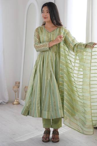 Green viscose weaved flared gown set