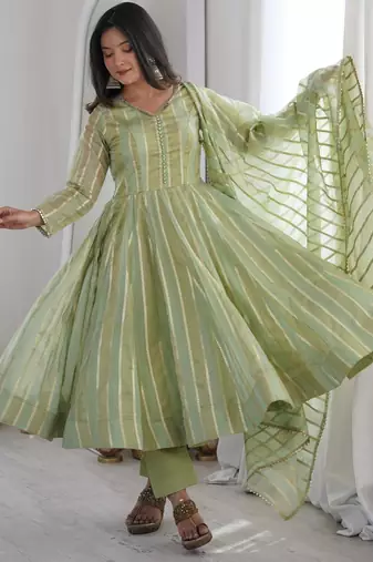 Green viscose weaved flared gown set