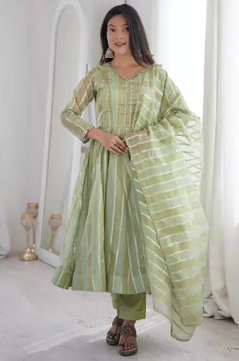 Green viscose weaved flared gown set
