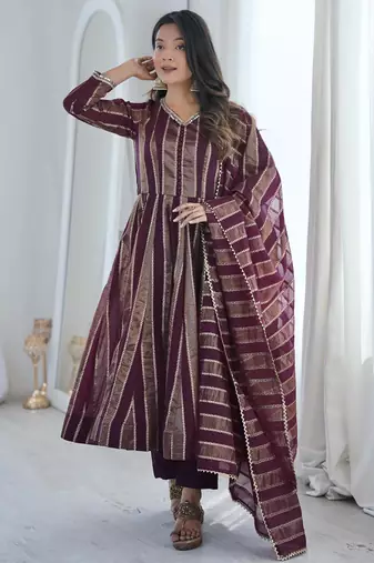 Plum viscose weaved flared gown set