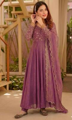 Lavender silk blend embroidered anarkali set 3