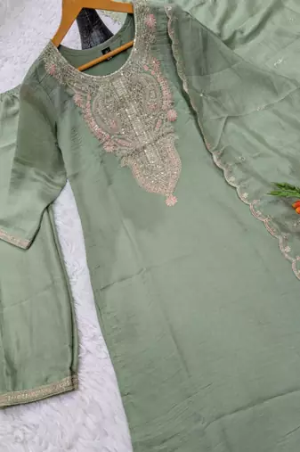Green silk blend embroidered kurta set