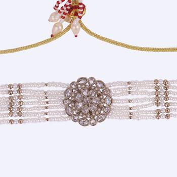 dazzling pearl round and flower shape silver plated collar necklace set for women 3