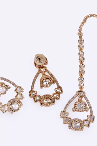 contemporary round shape uncut kundan stone 18 kt gold plated brass choker jewellery set for women