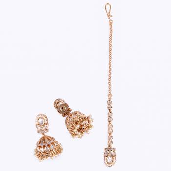 oval and leaf design uncut kundan stone 18 kt gold plated brass choker jewellery set for women 4