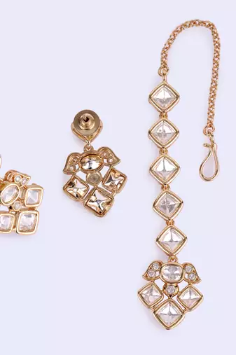 admirable rectangle shape uncut kundan stone 18 kt gold plated brass choker jewellery set for women