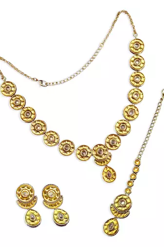 creative round and oval shape uncut kundan gold plated choker jewellery set for women