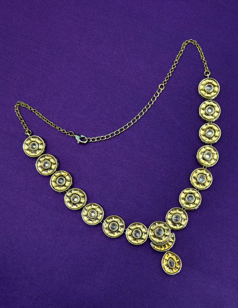 creative round and oval shape uncut kundan gold plated choker jewellery set for women