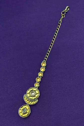 creative round and oval shape uncut kundan gold plated choker jewellery set for women
