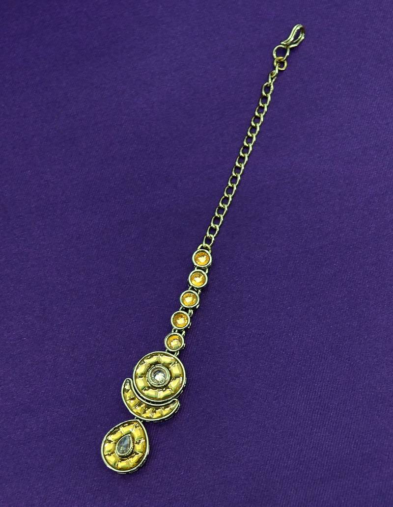 creative round and oval shape uncut kundan gold plated choker jewellery set for women