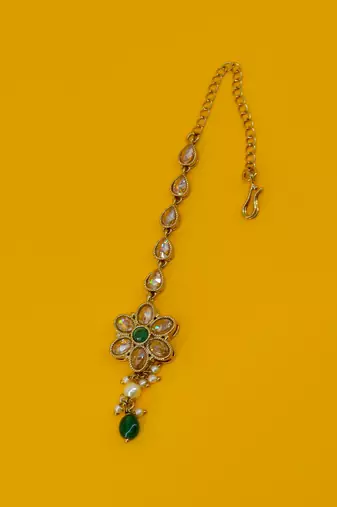 glamorous flower design green uncut kundan gold plated collar jewellery set for women