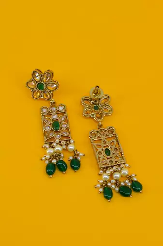 glamorous flower design green uncut kundan gold plated collar jewellery set for women