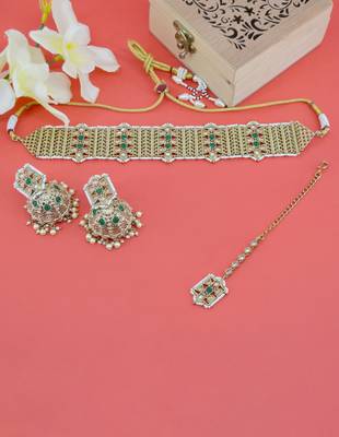 lovely round and trangle shape green uncut kundan gold plated collar jewellery set for women 1