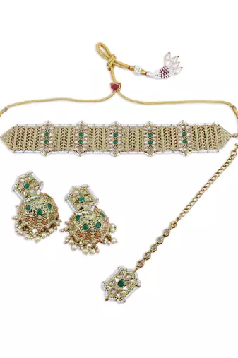 lovely round and trangle shape green uncut kundan gold plated collar jewellery set for women