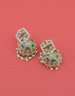 lovely round and trangle shape green uncut kundan gold plated collar jewellery set for women 4