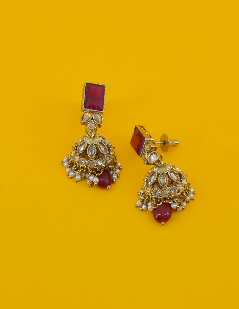stylish flower and square shape red uncut kundan gold plated choker jewellery set for women