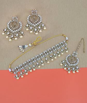 lavish oval and flower shape uncut kundan gold plated collar jewellery set for women 1