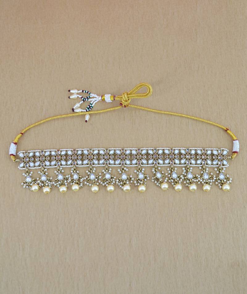 lavish oval and flower shape uncut kundan gold plated collar jewellery set for women
