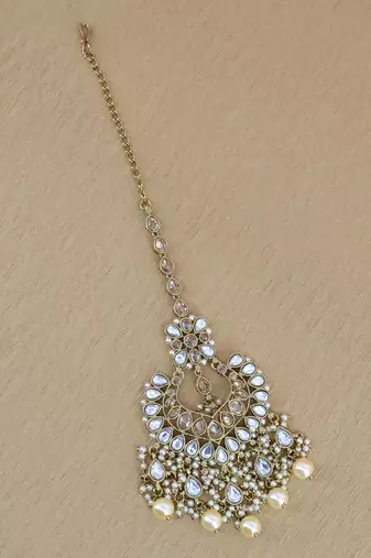 lavish oval and flower shape uncut kundan gold plated collar jewellery set for women