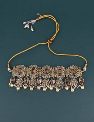 glorious oval and flower shape uncut kundan gold plated collar jewellery set for women 3