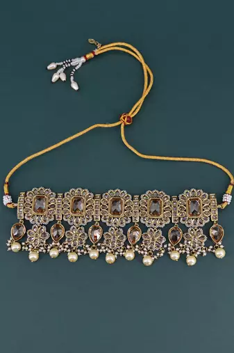 glorious oval and flower shape uncut kundan gold plated collar jewellery set for women