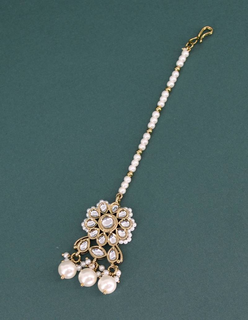 pretty round and oval shape pearl uncut kundan gold plated collar jewellery set for women