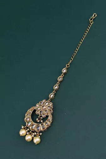stylish flower and chandelier shape uncut kundan gold plated choker jewellery set for women