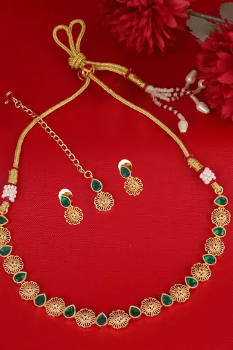 flowing round and oval shape kundan brass gold plated choker jewellery set for women