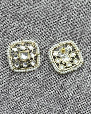elegant square shape pearls antique gold plated choker neckalace set with maangtikka for women 2
