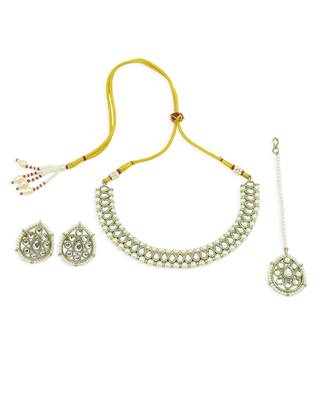 creative oval shape pearls antique gold plated choker neckalace set with maangtikka for women 2