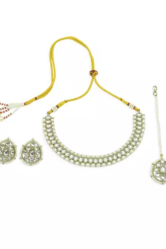 creative oval shape pearls antique gold plated choker neckalace set with maangtikka for women