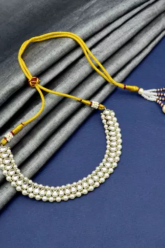 creative oval shape pearls antique gold plated choker neckalace set with maangtikka for women