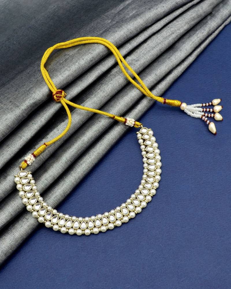 creative oval shape pearls antique gold plated choker neckalace set with maangtikka for women