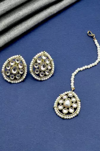 creative oval shape pearls antique gold plated choker neckalace set with maangtikka for women