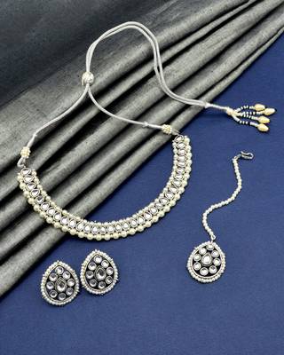 desirable oval shape pearls silver plated choker neckalace set with maangtikka for women 1