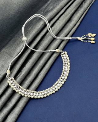 desirable oval shape pearls silver plated choker neckalace set with maangtikka for women 3