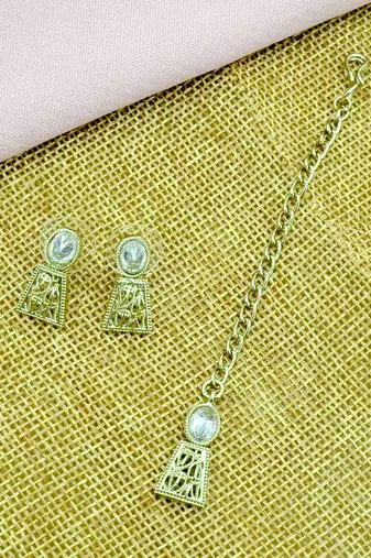 round and square shape brass antique gold plated choker neckalace set with maangtikka for women
