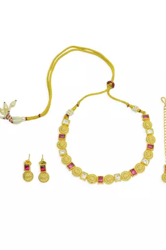 gorgeous round and square shape brass gold plated choker neckalace set with maangtikka for women