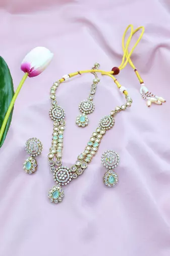creative round and oval shape kundan antique gold plated choker jewellery set for women