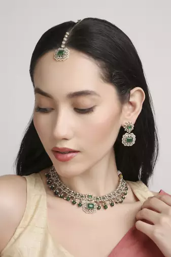 dazzling round and circle shape brass kundan antique gold plated choker jewellery set for women
