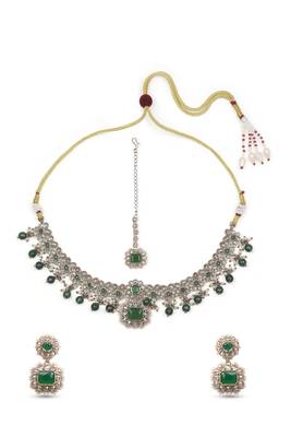 dazzling round and circle shape brass kundan antique gold plated choker jewellery set for women 3