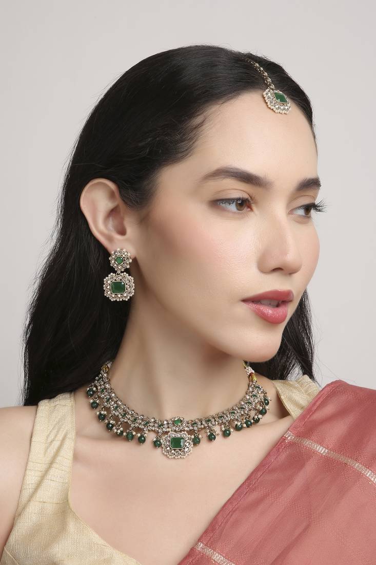 dazzling round and circle shape brass kundan antique gold plated choker jewellery set for women