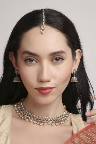 glimmery flower design pearl kundan antique gold plated choker jewellery set for women