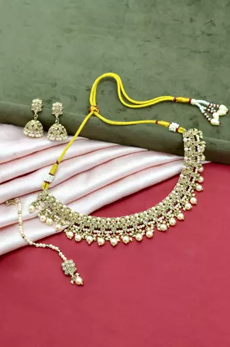 glimmery flower design pearl kundan antique gold plated choker jewellery set for women