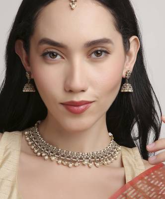 glimmery flower design pearl kundan antique gold plated choker jewellery set for women 3