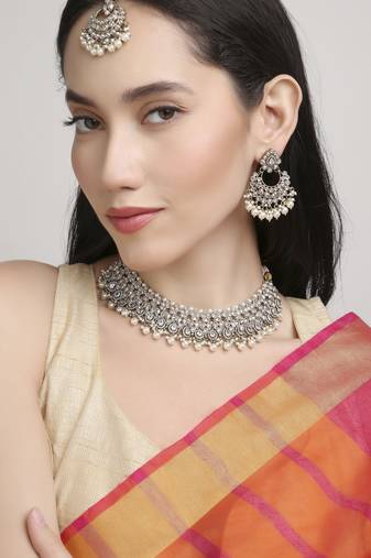 glamorous oval shape pearl kundan antique gold plated choker jewellery set for women