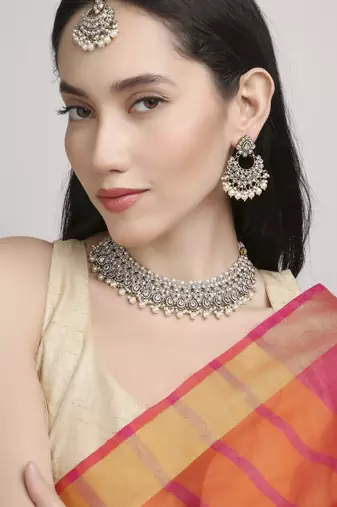 glamorous oval shape pearl kundan antique gold plated choker jewellery set for women