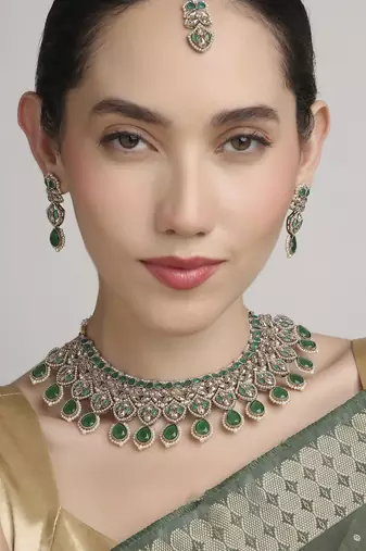 modern flower and oval shape kundan antique gold plated choker jewellery set for women