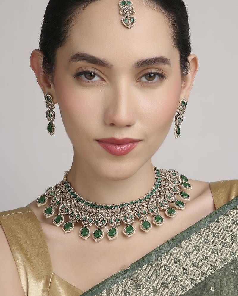 modern flower and oval shape kundan antique gold plated choker jewellery set for women