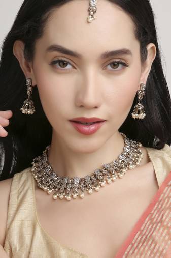 pleasant square and flower design kundan antique gold plated choker jewellery set for women